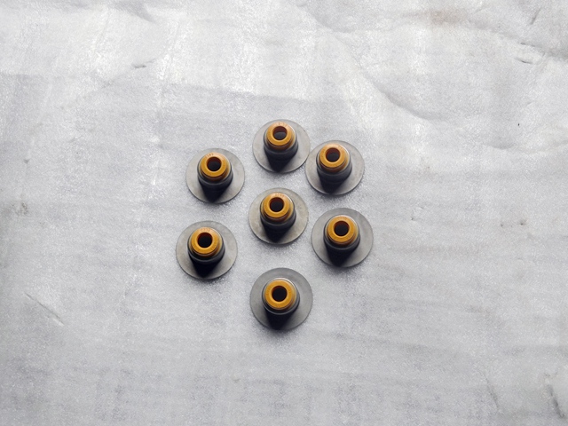 东风康明斯ISDE 气阀油封3955393.jpg