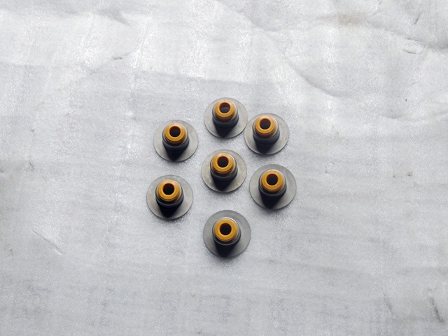 东风康明斯ISDE 气阀油封3955393-1.jpg