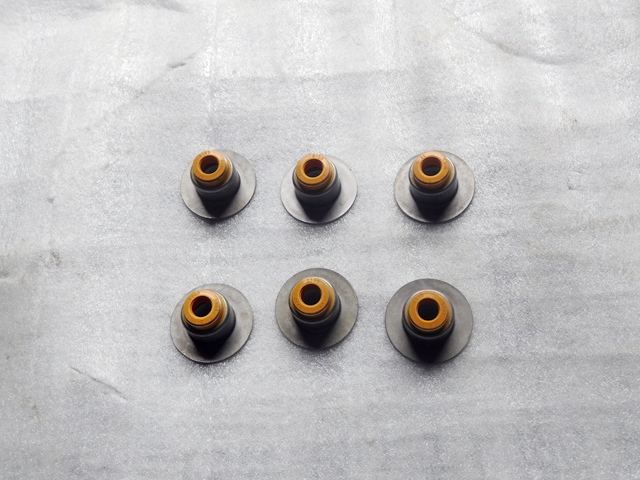 东风康明斯ISDE 气阀油封3955393-2.jpg