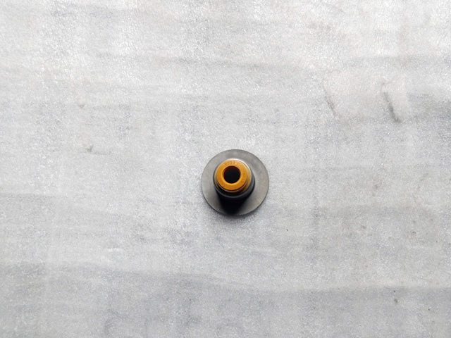 东风康明斯ISDE 气阀油封3955393-6.jpg