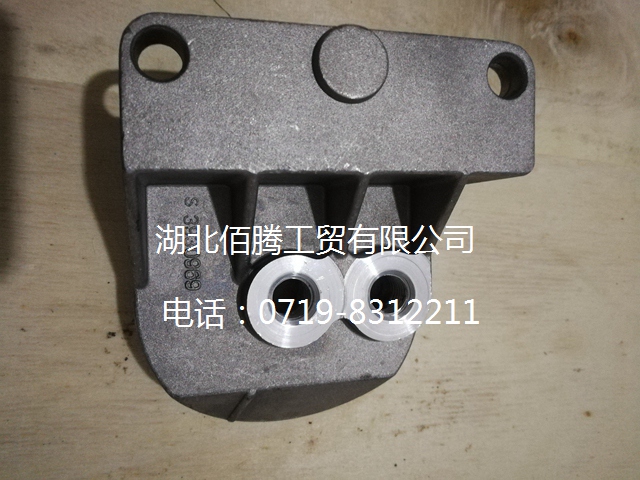 DCEC东风康明斯B机燃油滤清器座 C3930969