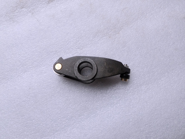 东风康明斯6BT进排气摇臂 3901811 3901810-3.jpg