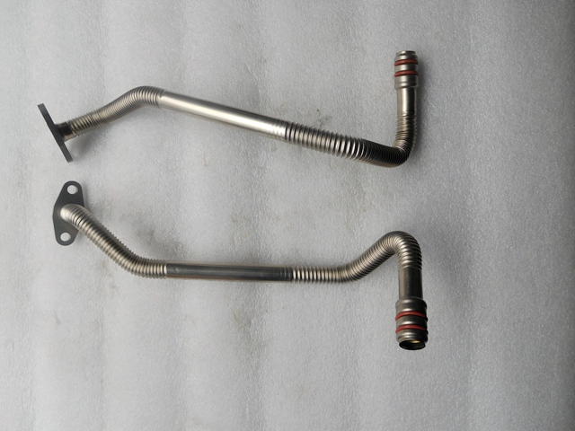 ISBE  ISDE 增压器回油管 3287573