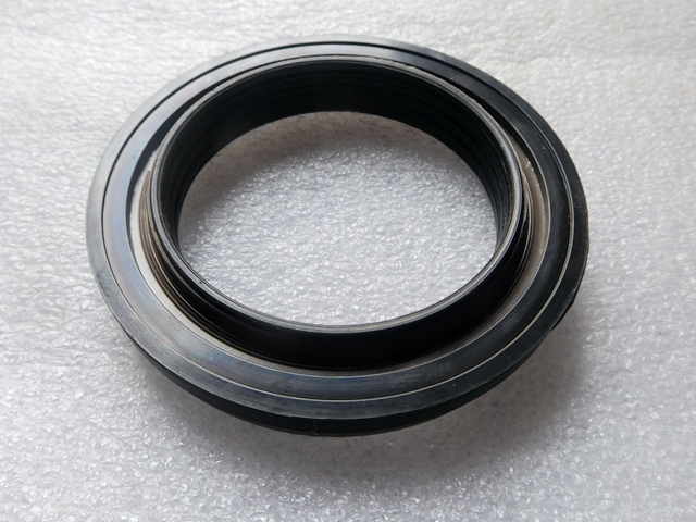 东风康明斯ISDE曲轴前油封4890832-5.jpg