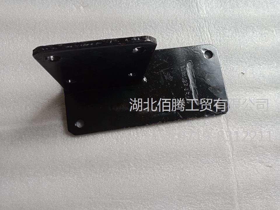 K19滤清器支架3036027